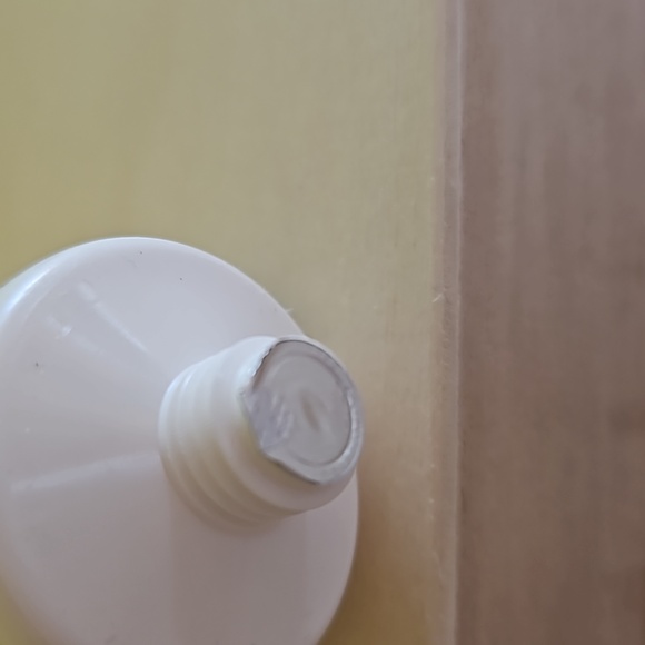 NWT Flanerie Water Lily PHA pore refining exfoliator, 45ml/1.52 fl oz - Picture 6 of 8